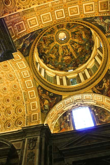 Priority Access Tour: Vatican Museums and Sistine Chapel - The Guide: Insights and Limitations