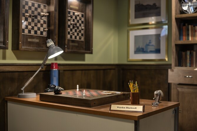 Prison Break Alcatraz Escape Room in Fisherman's Wharf - The Setting: A 1960s Prison Cell with a Mysterious Past