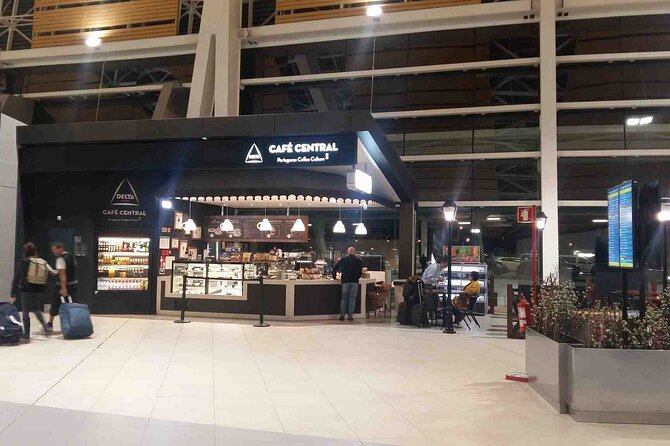 Privat Faro Airport to Alvor Portimao Praia Rocha Ferragudo 1 way - Destinations Covered: Alvor, Portimão, Praia da Rocha, Ferragudo, and Estombar