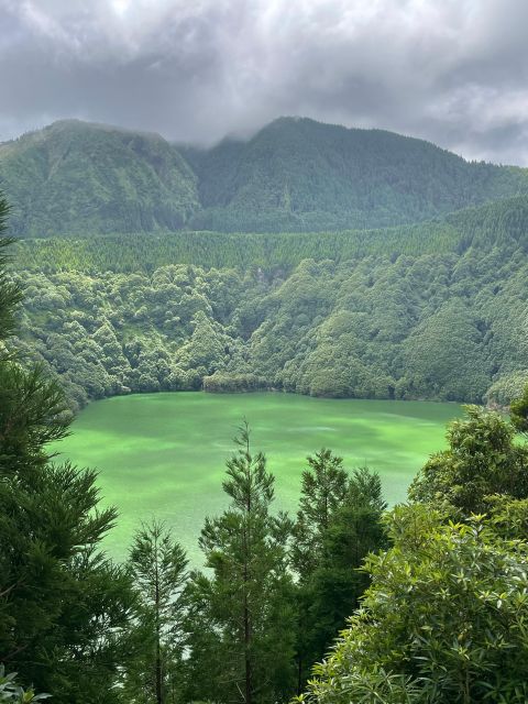 Privat van tour Sete Cidades, Lagoa do Fogo  volcanic lakes - Visiting Sete Cidades: the emerald crater lake