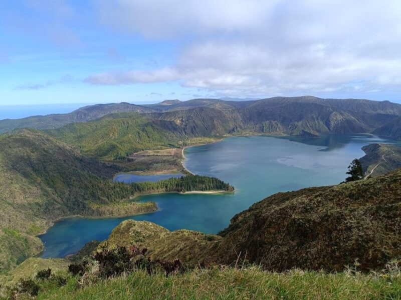 Privat van tour Sete Cidades, Lagoa do Fogo  volcanic lakes - Exploring Lagoa do Fogo and its surroundings