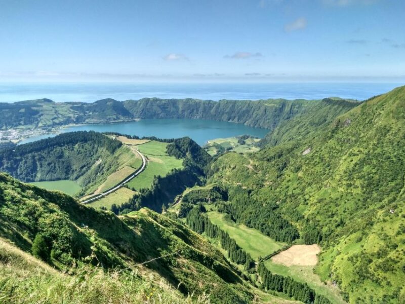 Privat van tour Sete Cidades, Lagoa do Fogo  volcanic lakes - Practical details and booking options