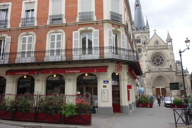 Private 10-hour round transfer to Champagne Epernay from Paris. Best offer! - Exploring Reims and the Veuve Clicquot Heritage