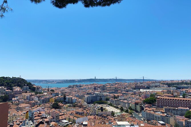 Private 1H30 Tuk Tuk Tour in Lisbon City - Discovering Alfama’s Historic Streets and the Royal Fountain