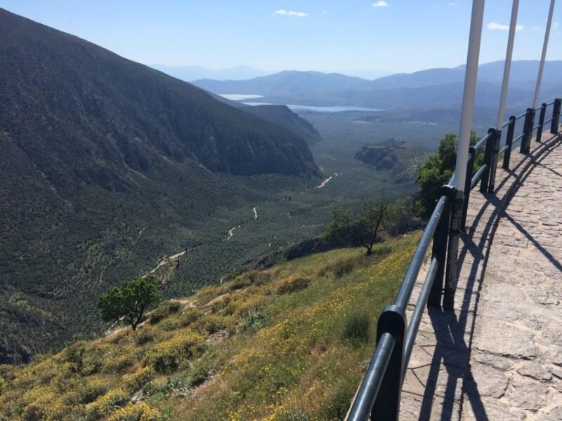 Private 2-Day Tour to Delphi, Meteora & Thermopylae - Lunch in the Charming Village of Arachova