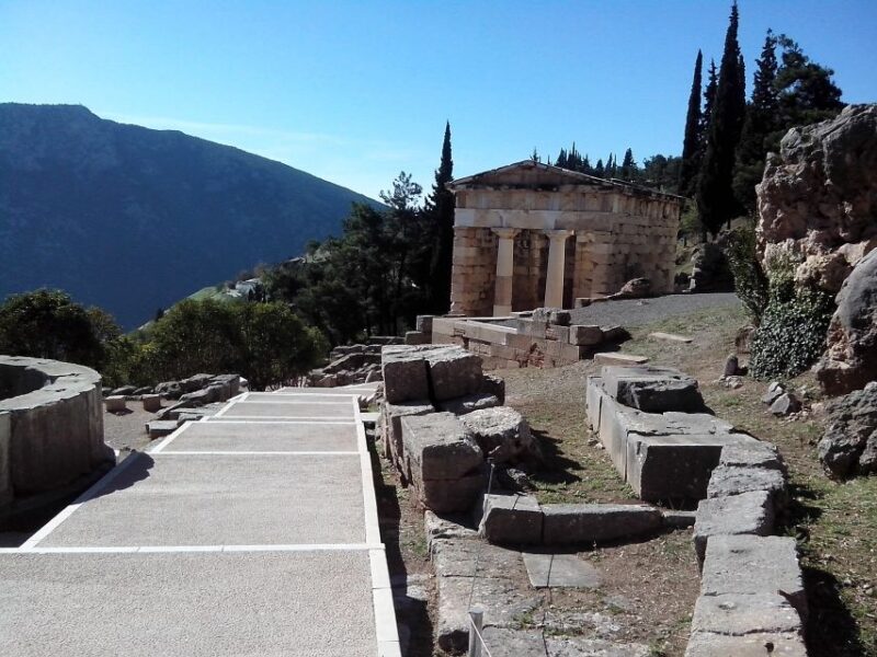 Private 2-Day Tour to Delphi, Meteora & Thermopylae - Comfortable Transport and Flexible Scheduling