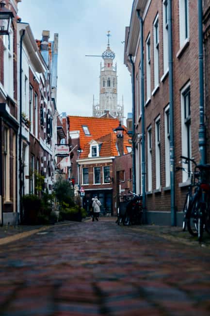 Private 2-hour Haarlem Walking Tour with Official Guide and Beer Tasting - Contrasts at the Red Light District and Waalsekerk