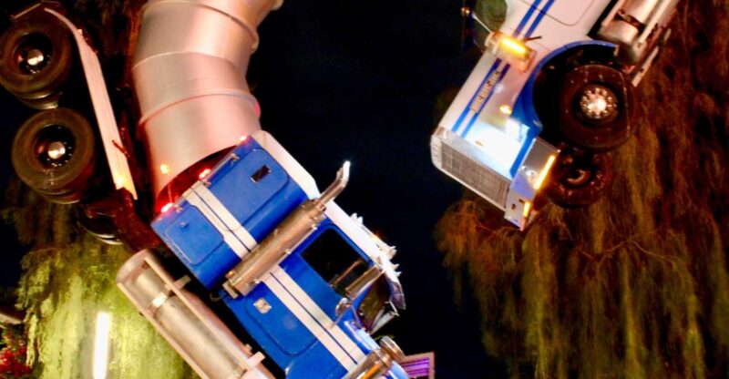 Private 2-Hour LV Limo Tour with Champagne and LV Goodies - Experience a Private 2-Hour Limousine Tour of Las Vegas with Champagne and Exclusive Goodies