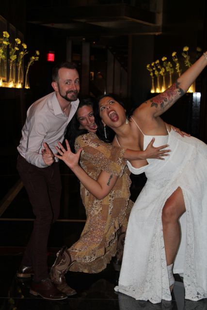 Private 2-Hour LV Limo Tour with Champagne and LV Goodies - Key Points