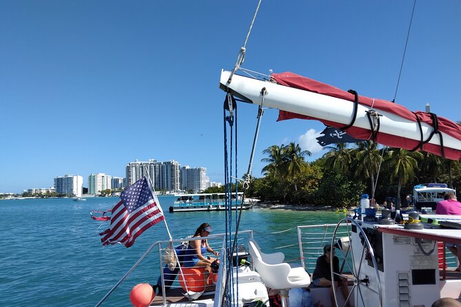 Private 2 Hour Miami Tour aboard Great White 50FT Power Catamaran - Easy Booking and Convenient Meeting Arrangements