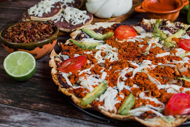 Private 2-Hour Tlayuda Preparation Class - Key Points