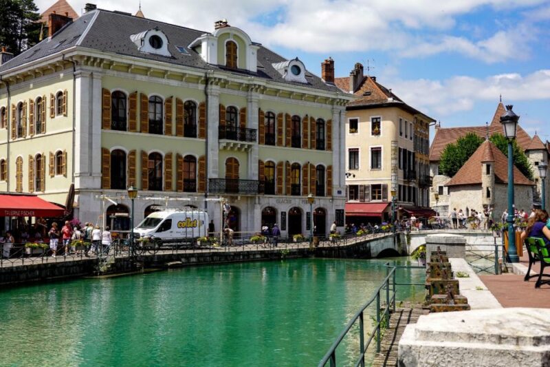 Private 2-hour Walking Tour of Annecy with official guide - Strolling Along the Jardins de l’Europe and Pont des Amours