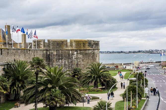 Private 2-hour Walking Tour of Saint Malo with private official tour guide - Key Points