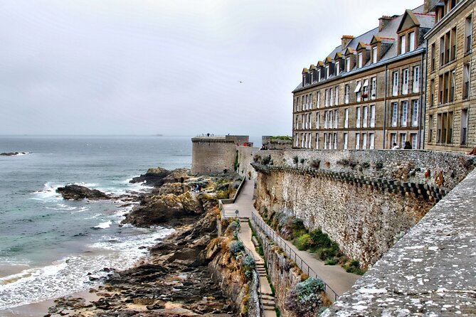 Private 2-hour Walking Tour of Saint Malo with private official tour guide - Comparing This Tour to Other Options