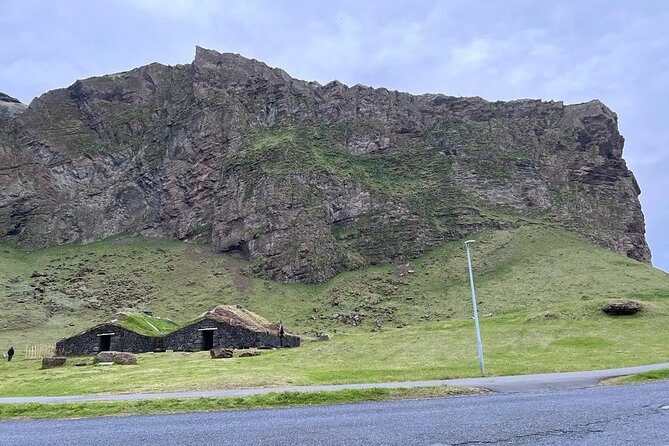 PRIVATE 2-Hours Tour - Westman Islands with a local in a BMW X5 - The Experience of the Guide