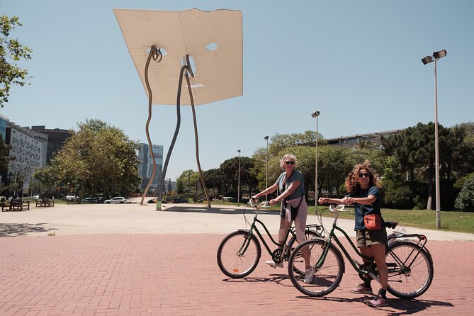 Private 3-Hour Barcelona Bike Tour: Highlights and Hidden Gems - Marveling at La Sagrada Familia and the Mediterranean Coast