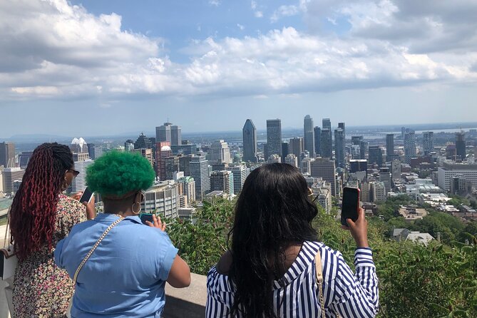 PRIVATE 3-hour COMPLETE tour of Montréal in convertible Cadillac - Starting at Bonsecours Market in Old Montreal