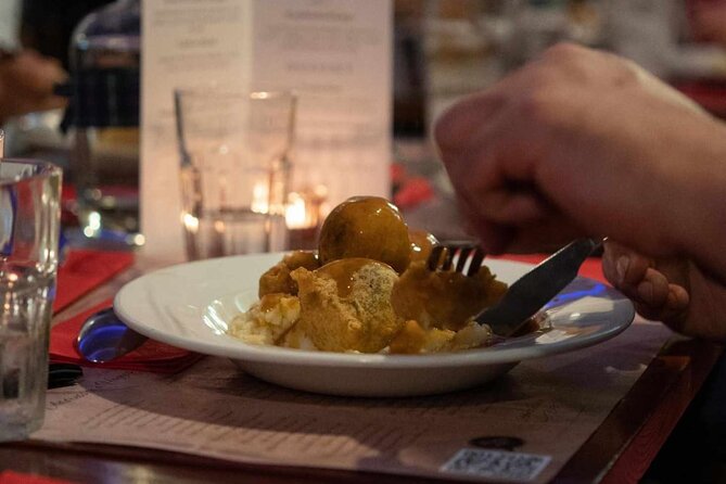 Private 3-Hour Scottish Dinner and Folk Music Experience - Group Size and Accessibility