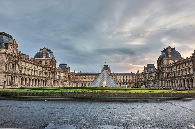 Private 3-hour tour in Louvre Museum with official tour guide - Key Points