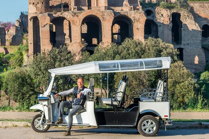Private: 3 hours ETuk Tour in Rome - Starting Point and Ending Location in Rome
