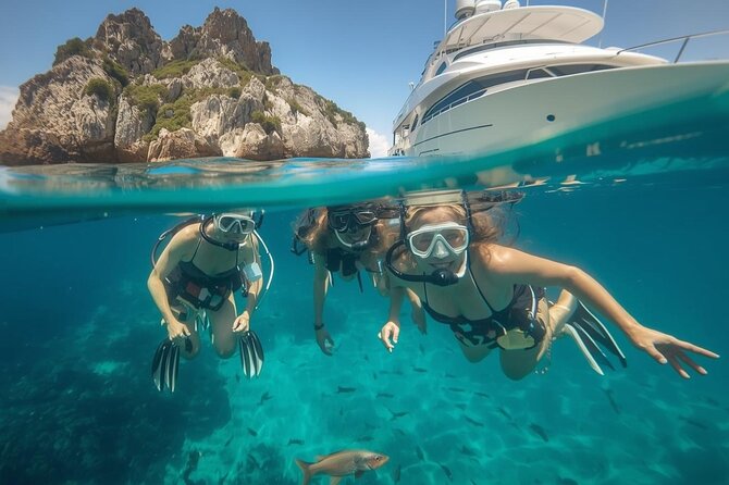 Private 38ft Yacht Charter in Cabo San Lucas Custom Cruise - Key Points