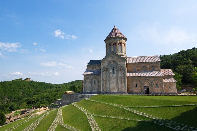 PRIVATE - 4 DAYS IN GEORGIA (Tbilisi, Kazbegi, Kakheti, Mtskheta) - Mountain Overnight in Juta and Chaukhi Hike