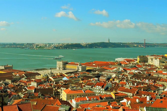 Private 4-hour city tour of Lisbon with driver & official guide w/ Hotel pick up - Key Points
