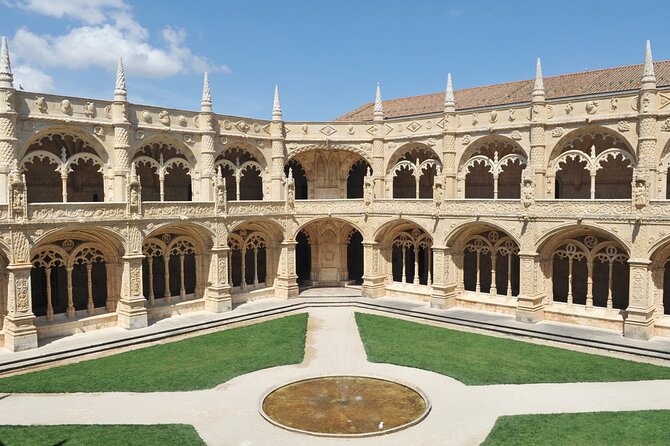 Private 4-Hour Lisbon City Highlights Tour by Tuktuk - Pink Street and Lisbon’s Nightlife Scene