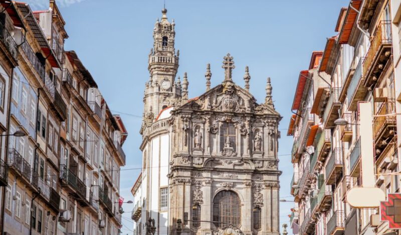 Private 4 hours tour of the "Main Monuments" in Oporto - Skip-the-Line Access to Bolsa Palace and Livraria Lello