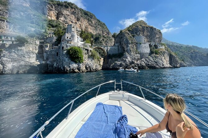 Private 40hp Boat Tour of the Amalfi Coast and Positano - Exploring Charming Fishing Villages and Coves
