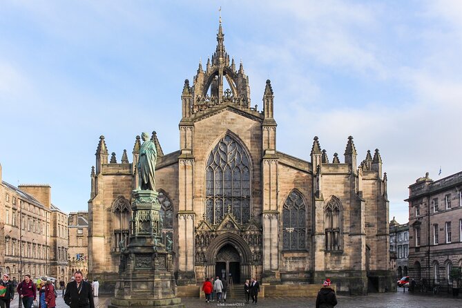 Private 4h Walking Tour in Edinburgh with Edinburgh Castle Tour - Highlights of the Edinburgh Skyline: Calton Hill