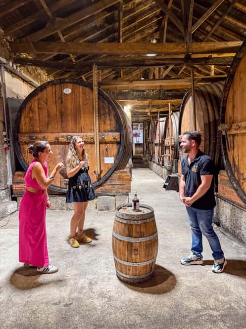 Private 4x4 Jeep Tour in the Douro - Discovering the Village of Provesende