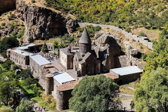 Private 5-Day Armenia Tour: Wine Tasting & Cultural Highlights - Exploring Khor Virap and Noravank Monasteries
