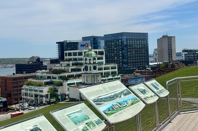 Private 5 Hour Tour to Peggys Cove and Historic Halifax - Halifax Citadel: Exploring a Star-Shaped Fortress