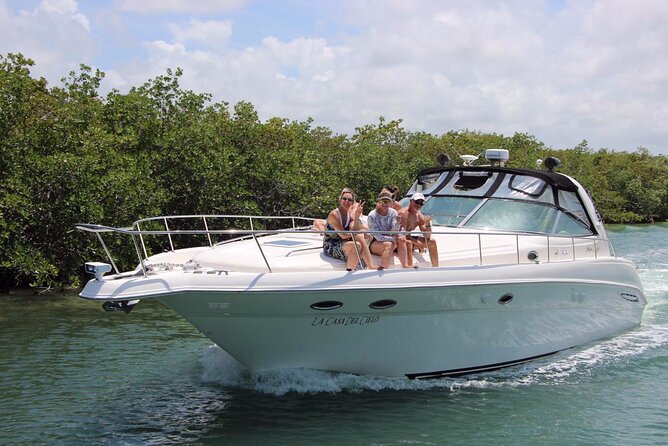 Private 50FT Yacht Rental in Cancún P8 - Snorkeling, Swimming, and Sunbathing on Deck