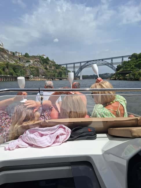 Private 6 Bridges Cruise in Porto with Optional Sunset - The Onboard Experience: Comfort, Drinks, and Music