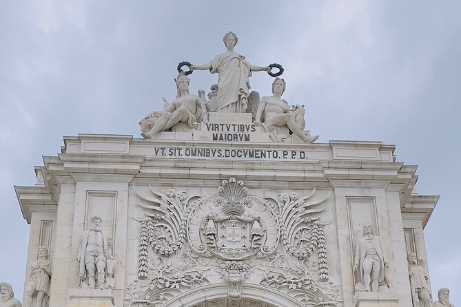 Private 6 or 10 Food Tasting and City Highlights Tour in Lisbon - Sampling Authentic Portuguese Delights: Pastel de Nata and Bacalhau