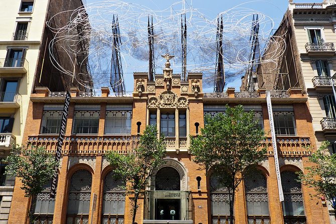 Private 8 hours Tour of Barcelona with driver and official tour guide - What Sets This Tour Apart from Others