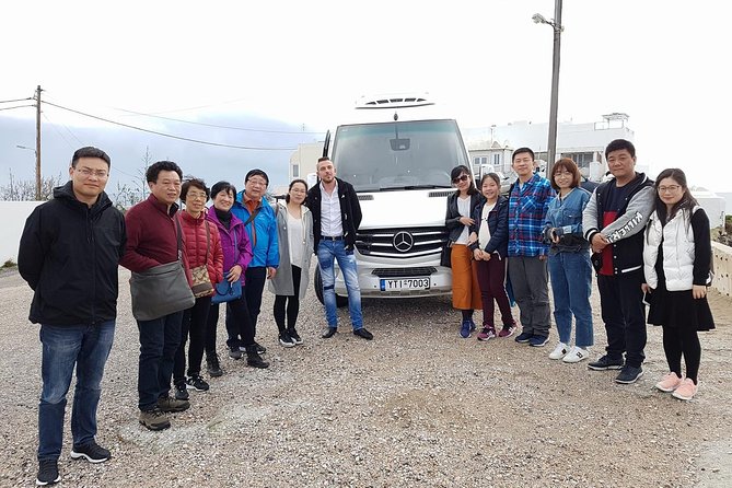 Private 8h tour on Santorini - Key Points