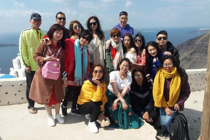 Private 8h tour on Santorini - Discovering Oia’s Main Street and Sunset Views