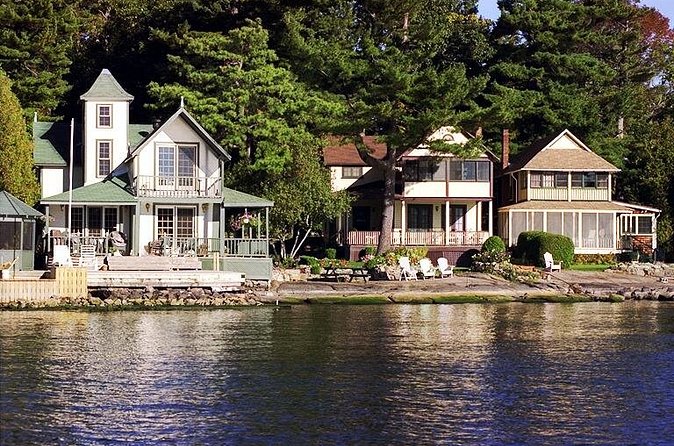 Private 90 Minute 1000 Islands Cruise For Up to 50 People - Cruising Through the Thousand Islands