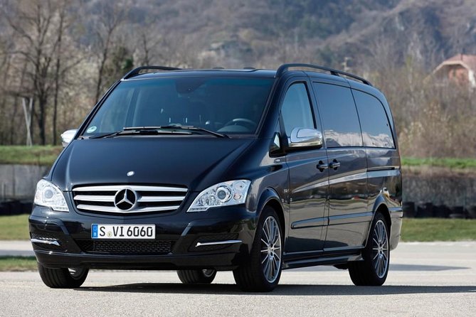 Private Airport Arrival Transfer: London Heathrow to Central London - Smooth Airport Arrival in London with a Private Transfer