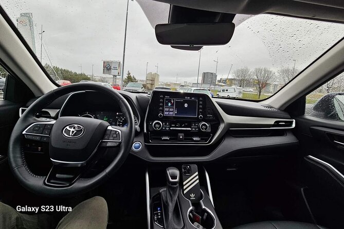 Private Airport Transfer - Efficient and Comfortable Private Airport Transfer in Iceland