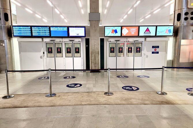 Private Airport Transfer between Paris and Parisian Airports - Who Should Consider This Transfer Service?