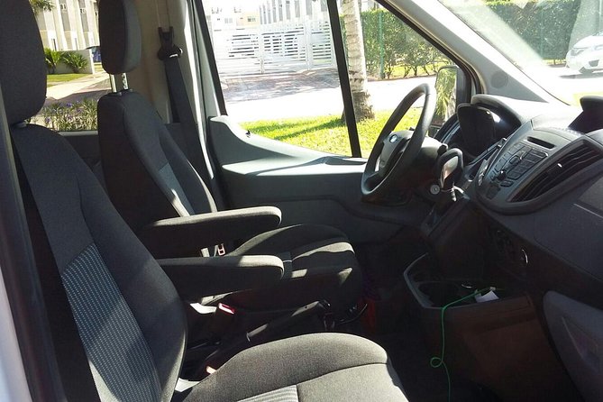 Private Airport Transfer: Cancun Airport  Hotel Zone (One Way) - Comfort in Air-Conditioned Vehicles and Group Flexibility