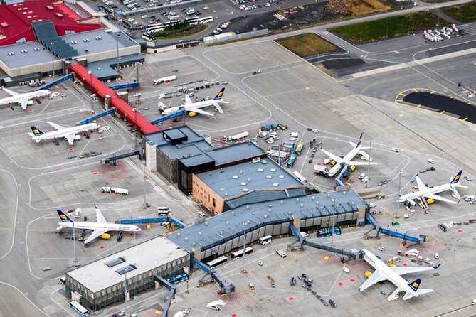 Private Airport Transfer from Keflavik airport to hotels in Reykjavik area - Effortless Arrival with Private Keflavík Airport Transfers