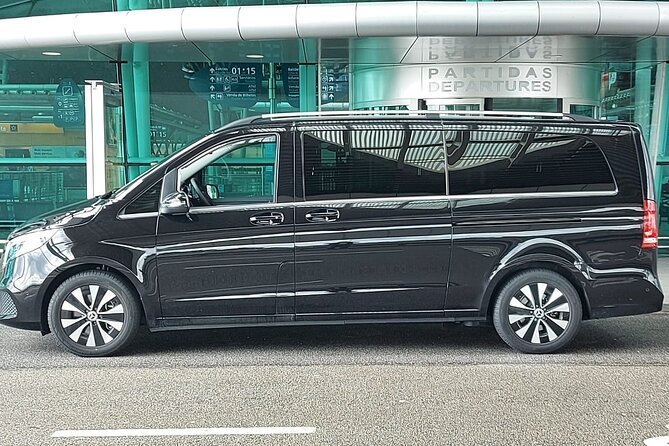Private Airport Transfer from Porto to the Airport - Reliability and Customer Satisfaction