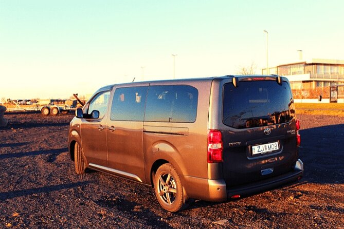 Private Airport Transfer (one way) - Efficient and Comfortable Reykjavik Airport Transfers for Up to 3 People
