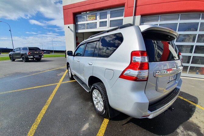 Private Airport Transfer (one way) - From Keflavik to Reykjavik in a Private Vehicle