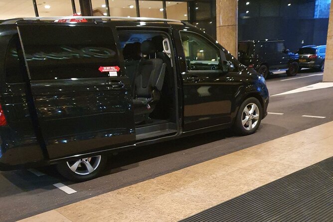 Private Airport Transfer to or from Schiphol Airport - Convenient and Personalized Airport Transfer Service in Amsterdam